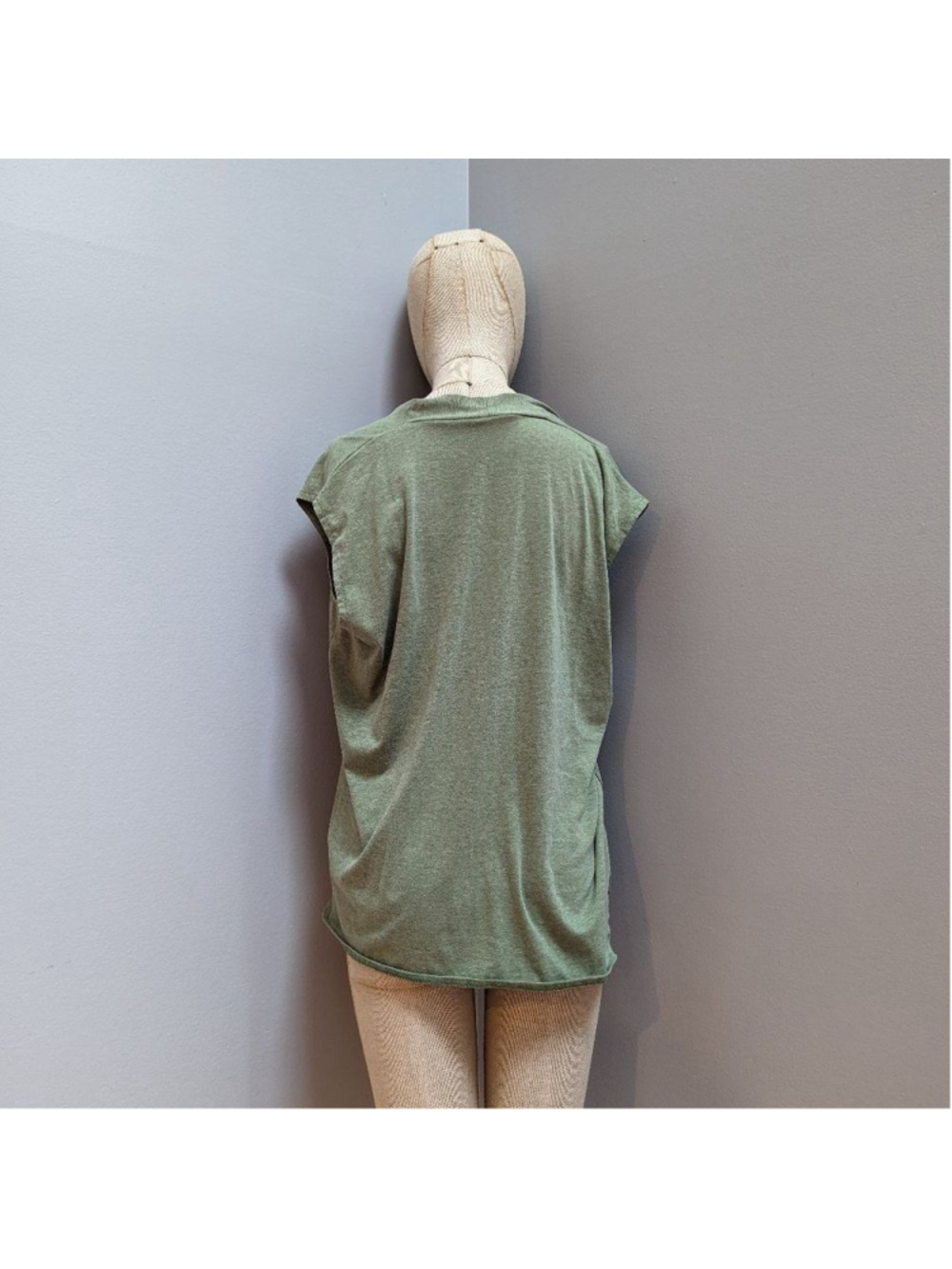 Skhoop Earth Green V-Neck Cap Sleeve Gorpcore Shirt - XL - Picture 3 of 9